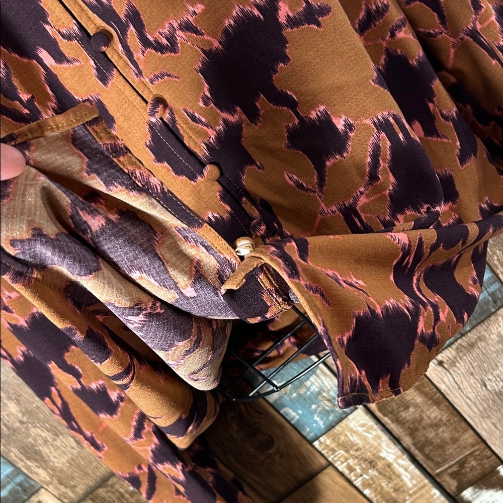 Floral Women's button down Blouse - Picture 10 of 16